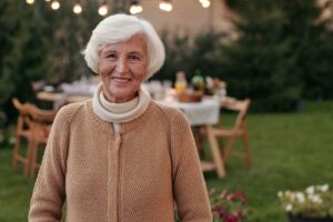 Read more about the article Jak wygląda praca w opiece osób starszych w Niemczech? Wymagania, obowiązki i zarobki