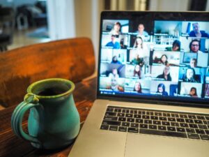 Read more about the article Kursy online – jak wybrać najlepszą platformę edukacyjną