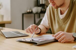 Read more about the article CV dla IT: link do GitHuba, stack i projekty portfolio