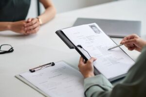 Read more about the article Sekcja umiejętności w CV: twarde vs miękkie z przykładami