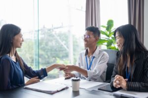 Read more about the article Jak dopasować CV do oferty: analiza słów kluczowych krokami