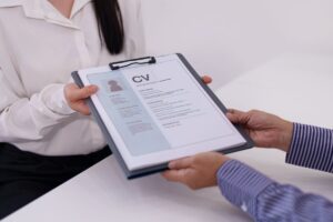 Read more about the article Podsumowanie zawodowe w CV: 4 szablony do adaptacji