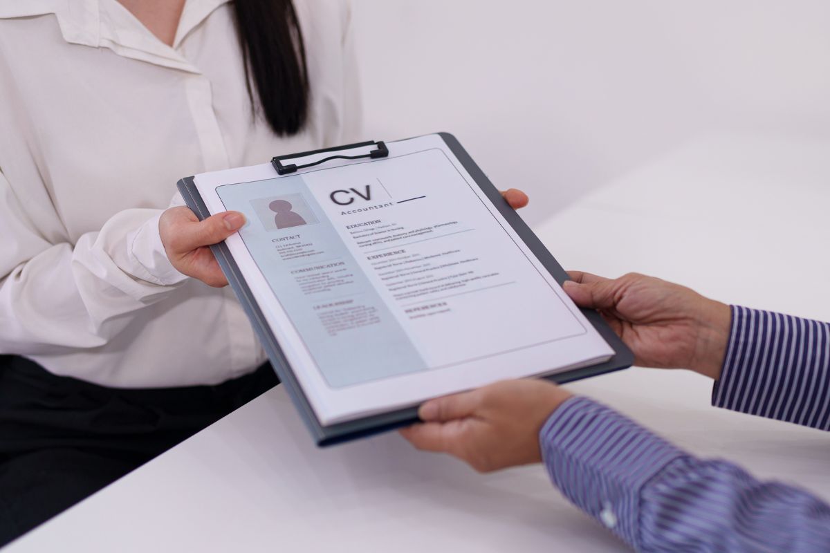 Read more about the article Podsumowanie zawodowe w CV: 4 szablony do adaptacji