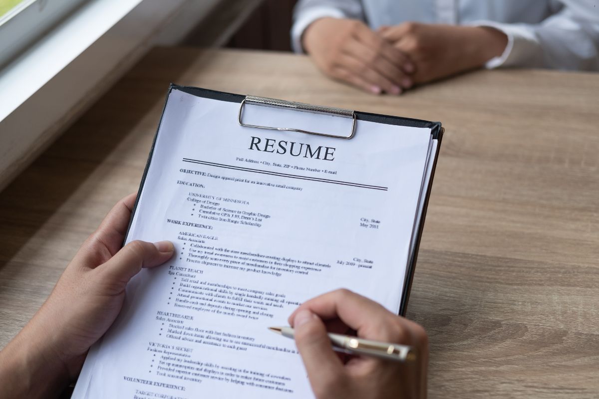 Read more about the article Plan tygodniowy szukania pracy: cele, pipeline, KPI