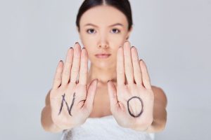 Read more about the article Komunikacja asertywna: jak mówić „nie” z szacunkiem