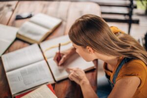 Read more about the article Nauka języków dla pracy: techniki i cele SMART