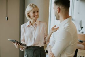 Read more about the article Klauzula o zakazie konkurencji: zapisy i odszkodowanie