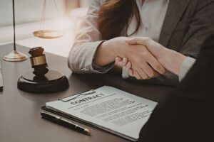 Read more about the article Świadectwo pracy: co musi zawierać i jak je poprawić