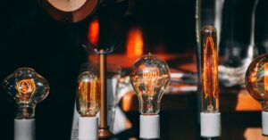 Read more about the article Energochłonność: Zużycie energii przez urządzenia i systemy