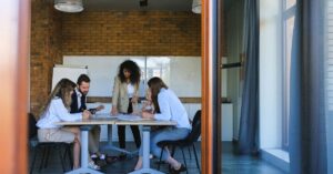 Read more about the article HR (Human Resources): Zarządzanie zasobami ludzkimi