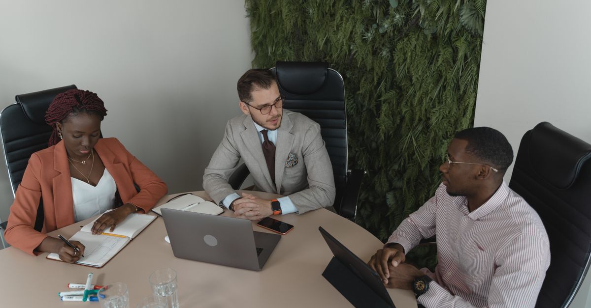 Read more about the article CRM (Customer Relationship Management): System zarządzania relacjami