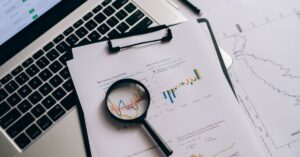 Read more about the article Prognoza: Przewidywanie trendów na podstawie analizy danych