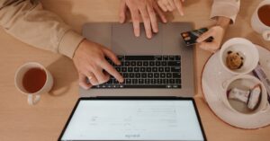 Read more about the article Składki ZUS: Obowiązkowe wpłaty na ubezpieczenia społeczne