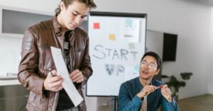 Read more about the article Cykl Życia Produktu: Etapy od wprowadzenia do wycofania z rynku