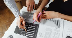 Read more about the article ROI (Return on Investment): Zwrot z inwestycji w działania biznesowe
