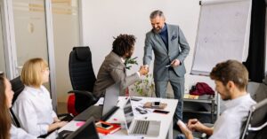 Read more about the article B2B (Business-to-Business): Handel między przedsiębiorstwami