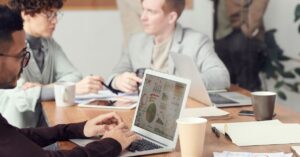 Read more about the article Analiza SWOT: Ocena mocnych i słabych stron oraz szans i zagrożeń